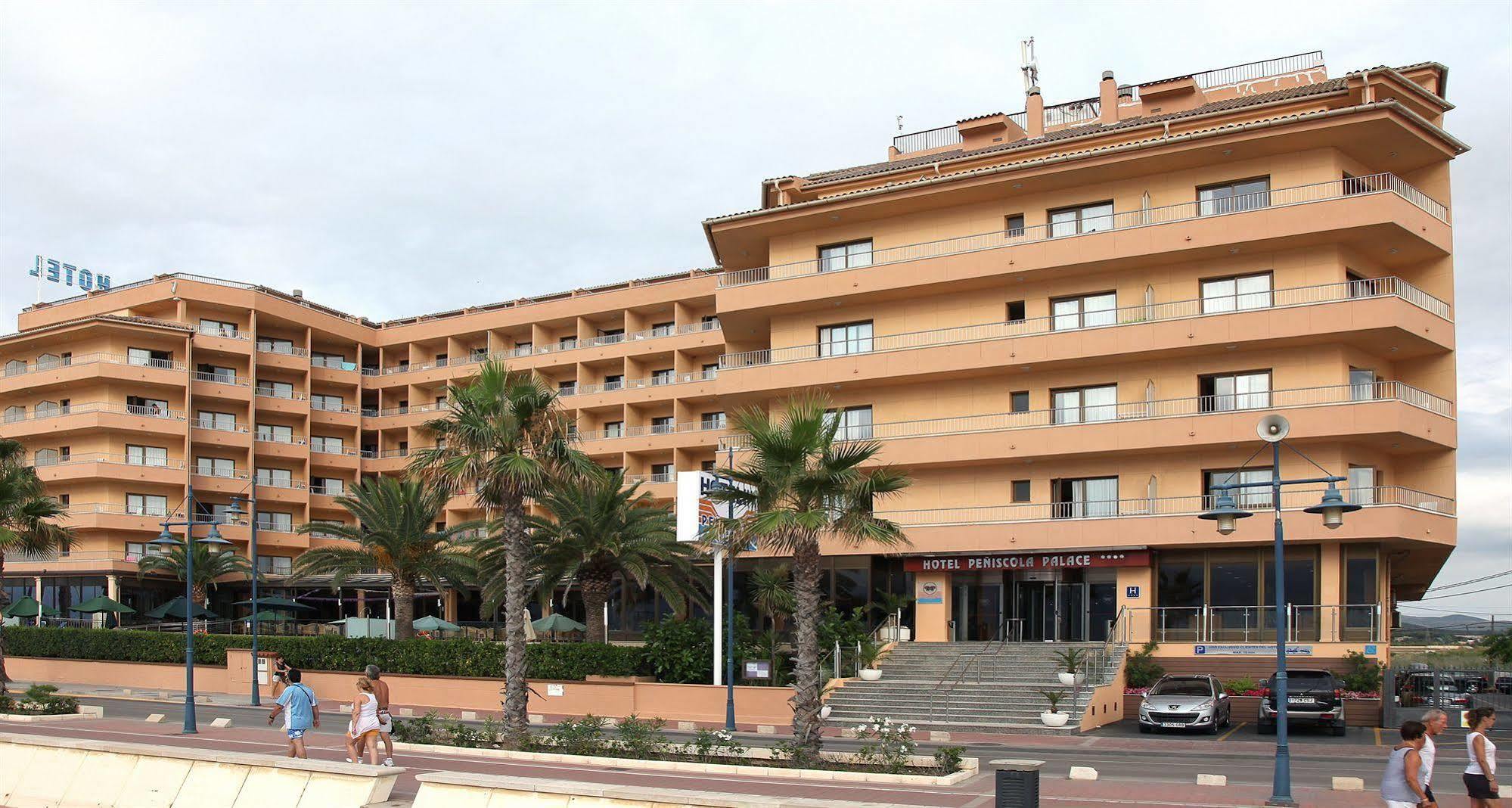 Hotel & Palace